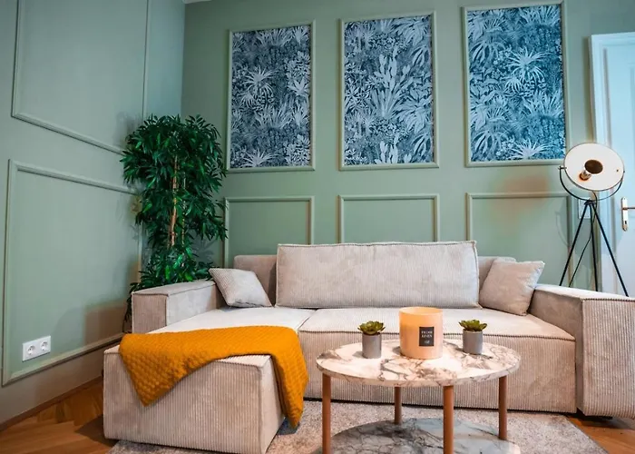 Erstklassiges In Schloss Naehe Appartement